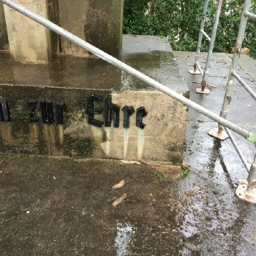 Kriegsdenkmal Ottweiler — Während der Arbeiten